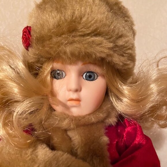 DESIGN DEBUT Porcelain Doll - TASHA - AMEE SU DESIGN - NIB - Picture 2 of 7